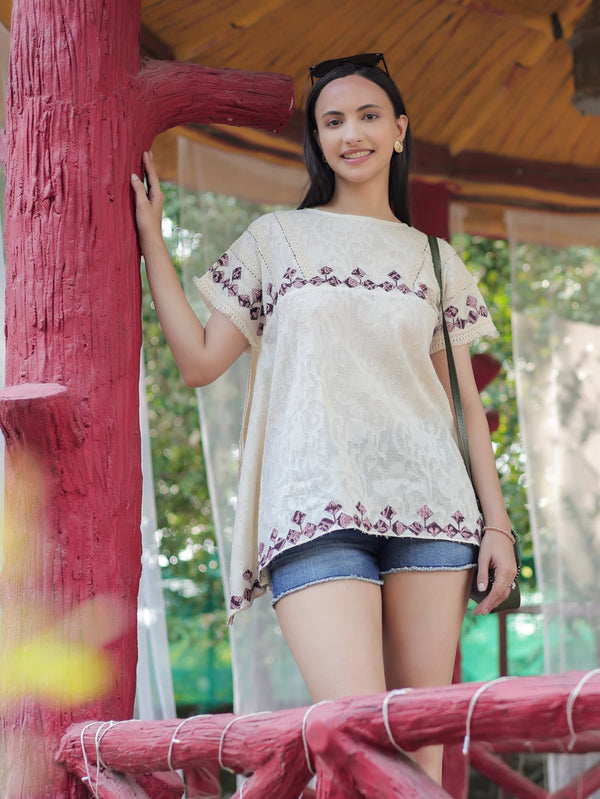 Classy Embrace Cotton Jacquard Kaftan with Printed Applique Detailing
