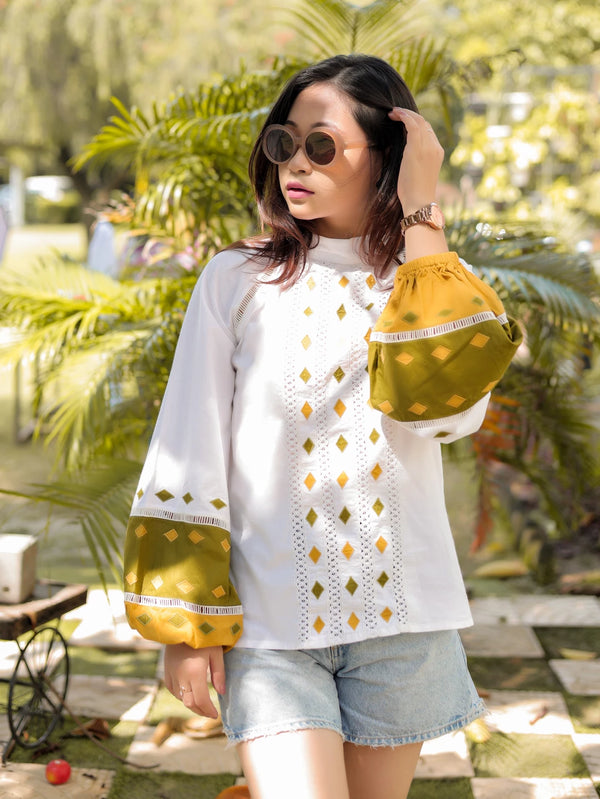 White Raglan Sleeve Appliqué Crossia lace Top with Back Tie-Up